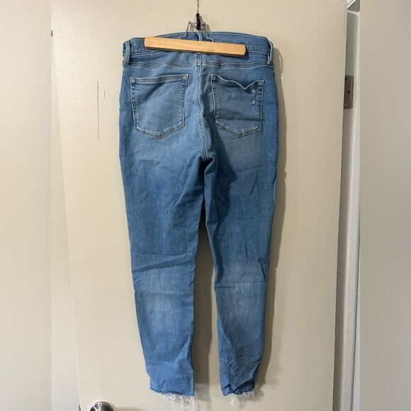 Loft skinny Jean with distressed hem - Picture 3 of 4